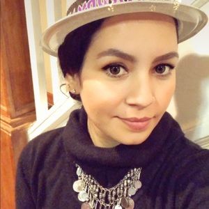 Meet your Posher, Mayra